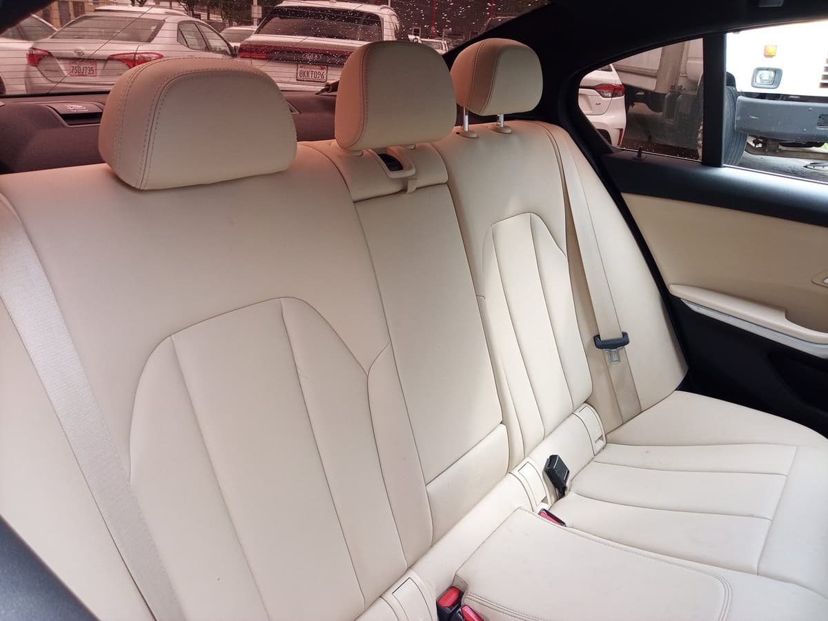 2019 BMW 330i - Image 16