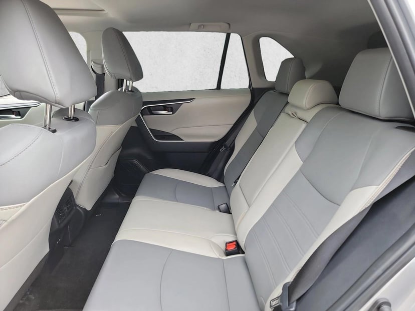 2025 Toyota RAV4 - Image 14