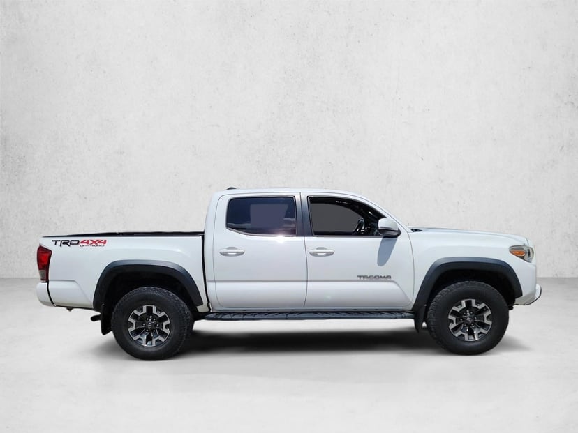 2017 Toyota Tacoma - Image 4