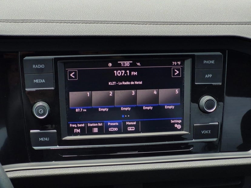 2022 Volkswagen Jetta - Image 11