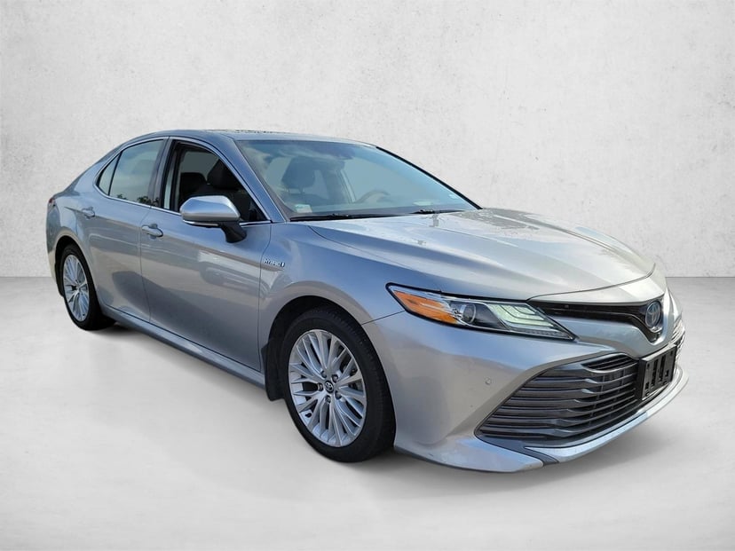 2020 Toyota Camry Hybrid - Image 3