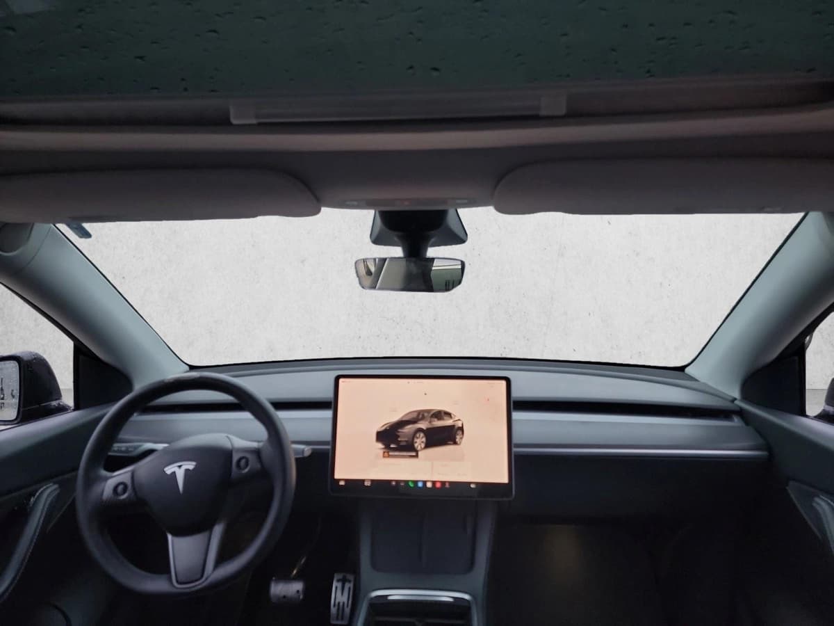 2022 Tesla Model Y - Image 14