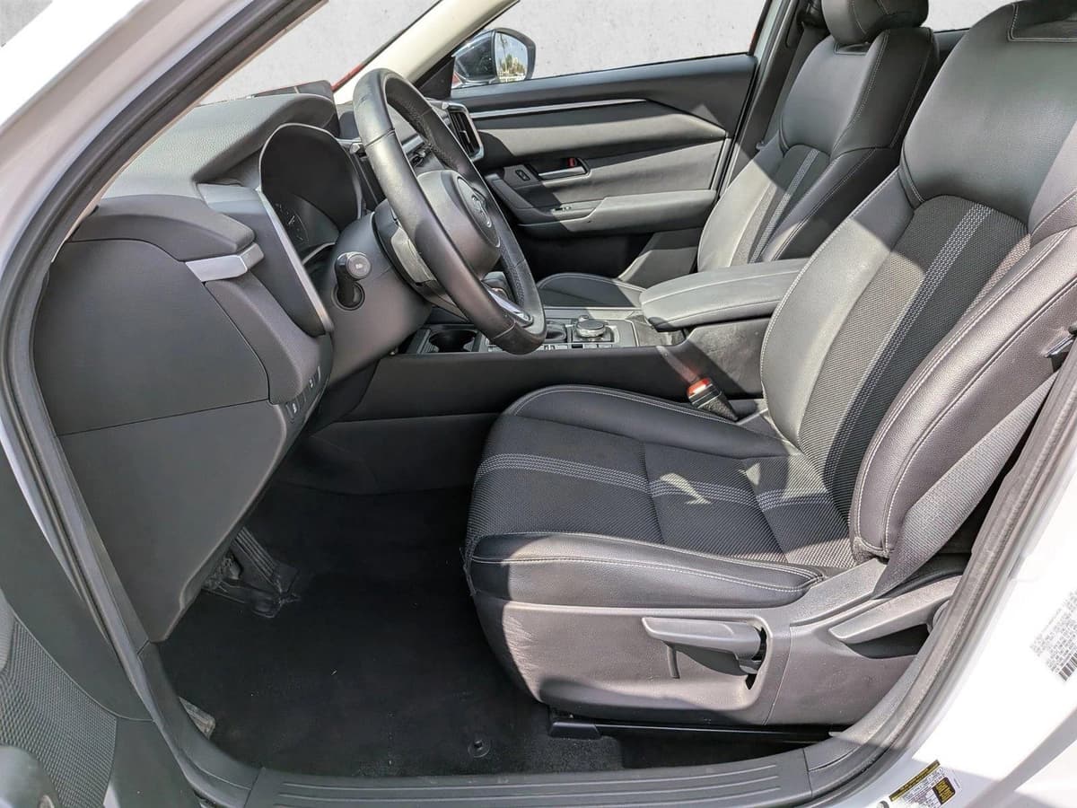 2023 Mazda CX-50 - Image 16