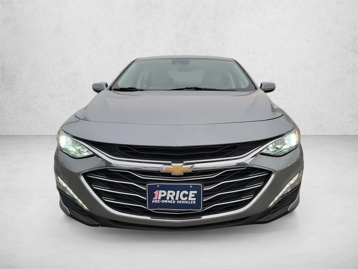 2024 Chevrolet Malibu - Image 2