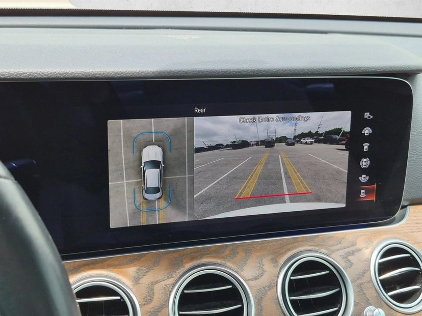 2022 Mercedes-Benz E-Class - Image 13