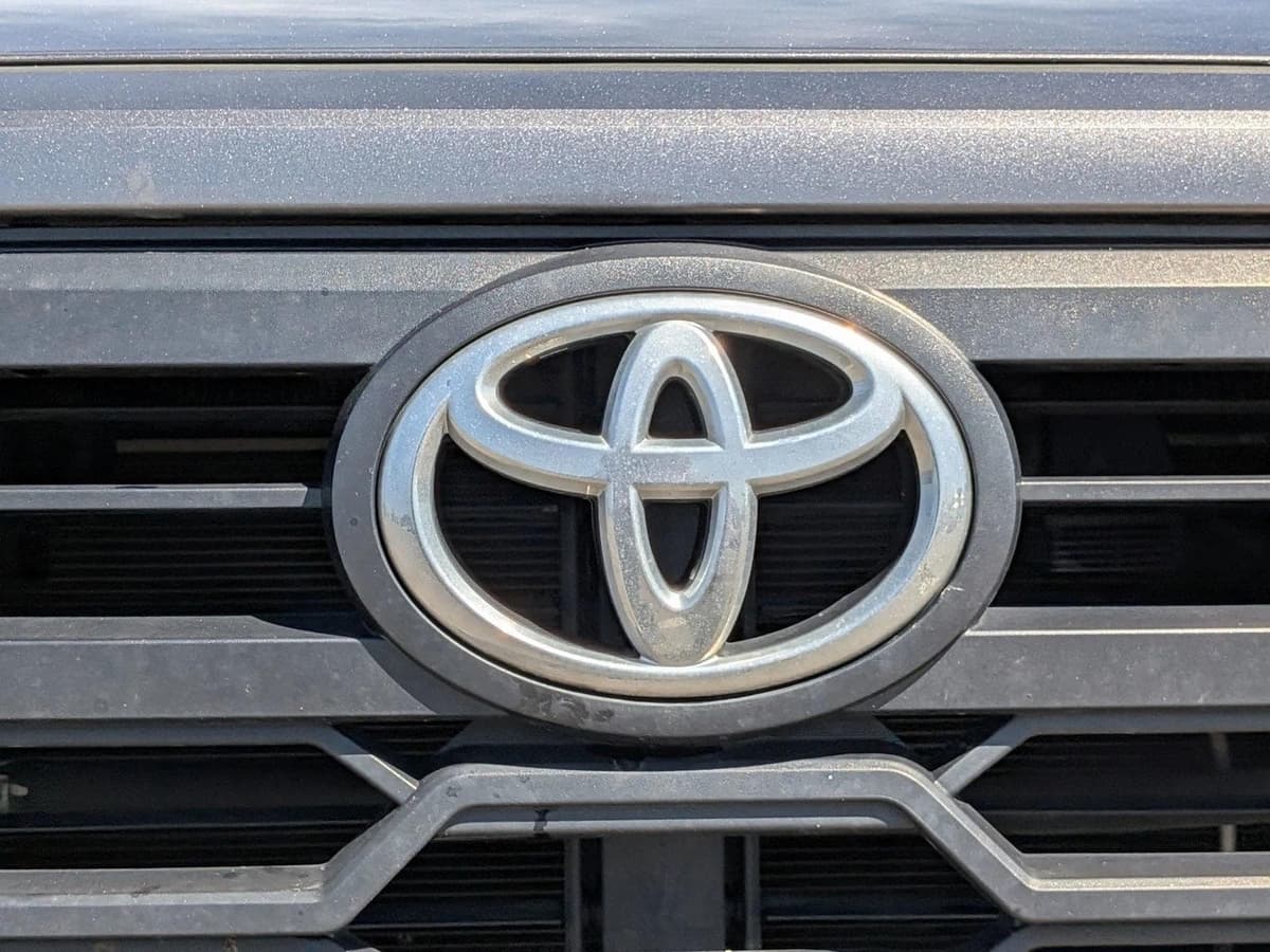 2022 Toyota Tundra - Image 23
