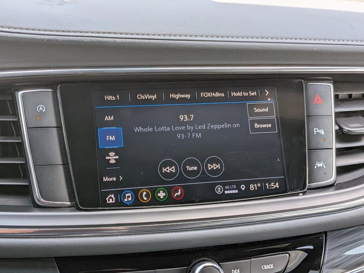 2022 Buick Enclave - Image 12