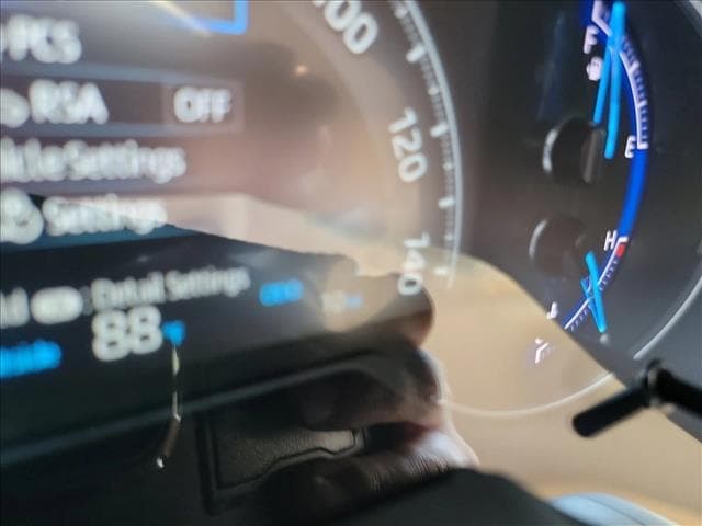 2025 Toyota RAV4 Hybrid - Image 19