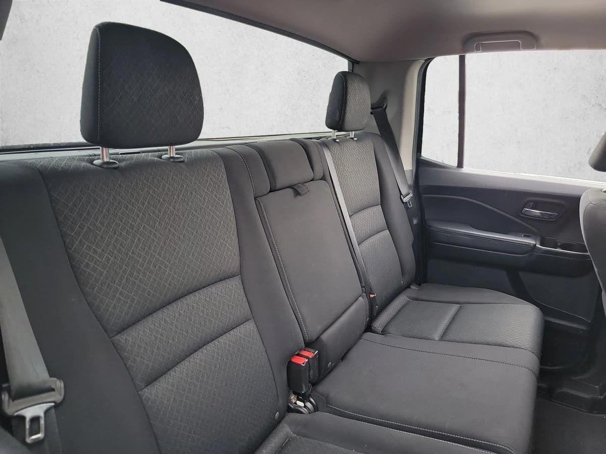 2019 Honda Ridgeline - Image 13