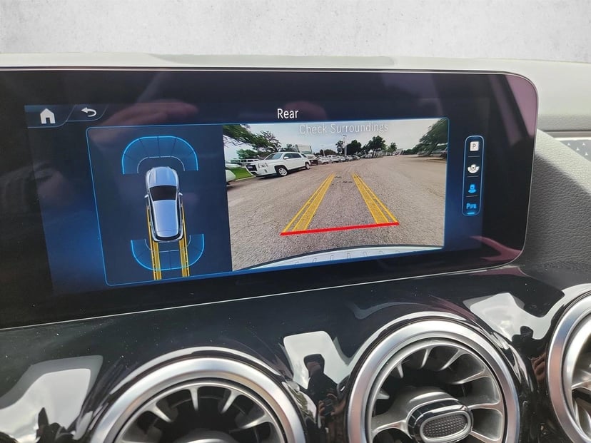 2025 Mercedes-Benz GLA 250 - Image 24