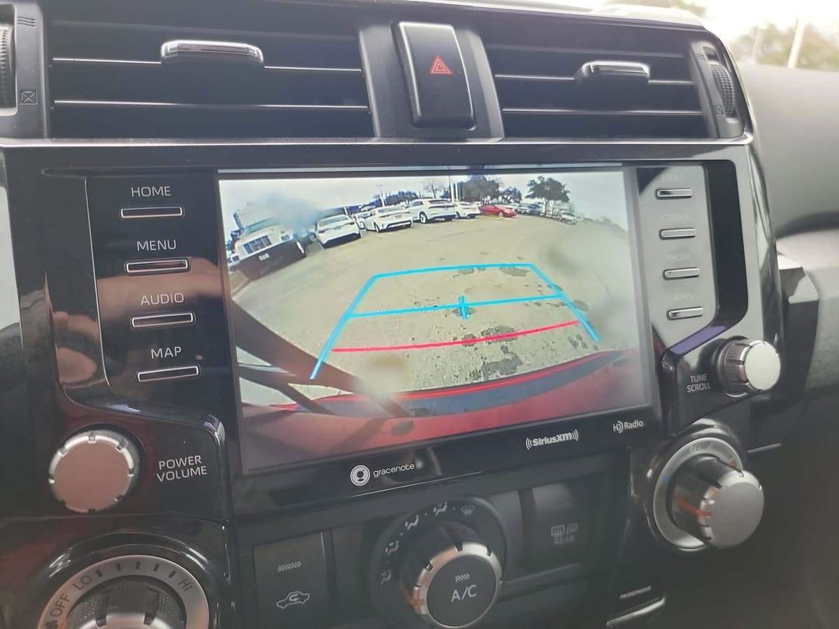 2020 Toyota 4Runner - Image 22