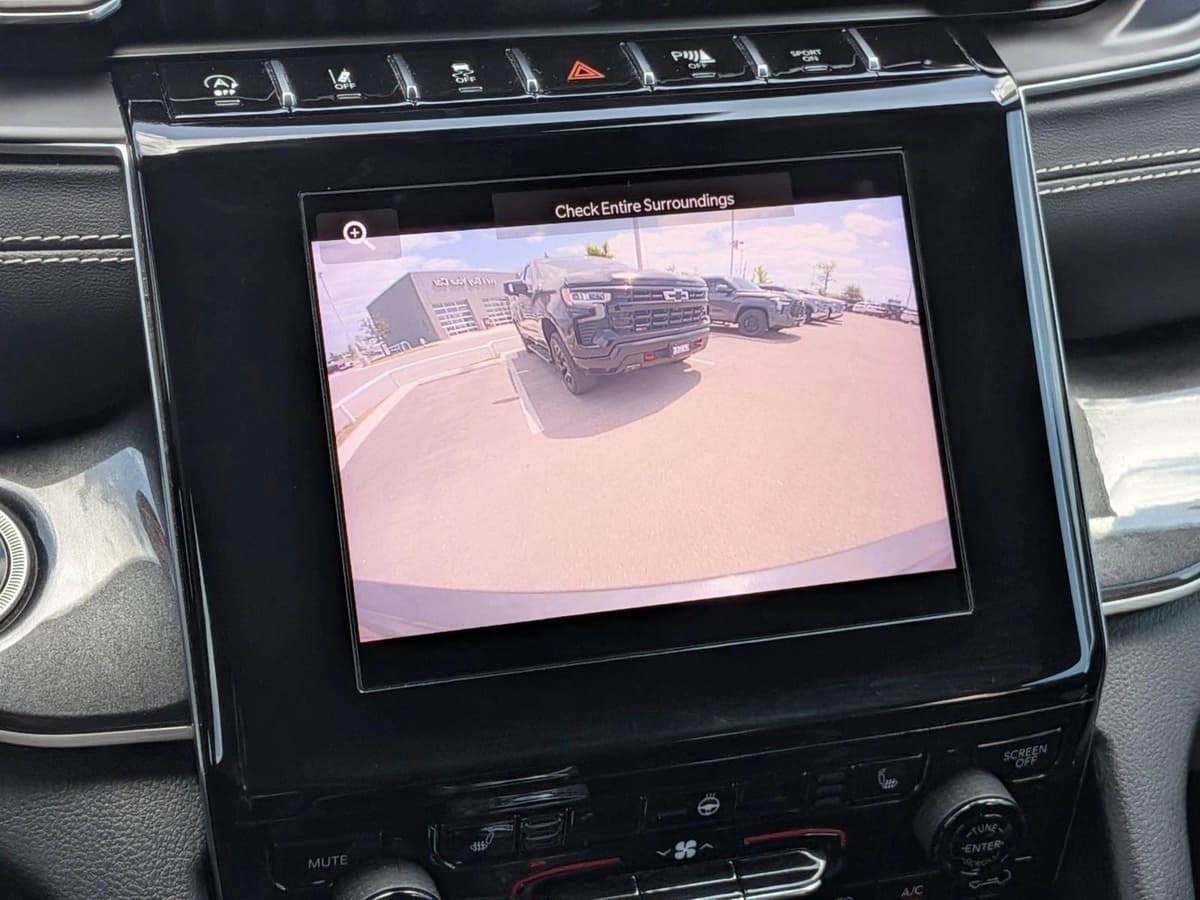 2022 Jeep Grand Cherokee - Image 13