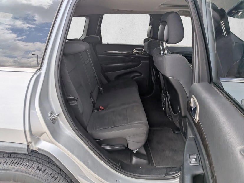 2012 Jeep Grand Cherokee - Image 21