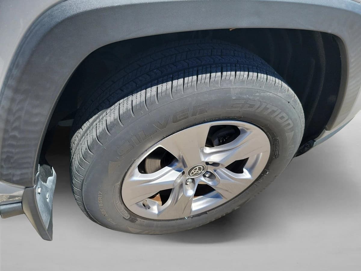 2023 Toyota RAV4 - Image 9