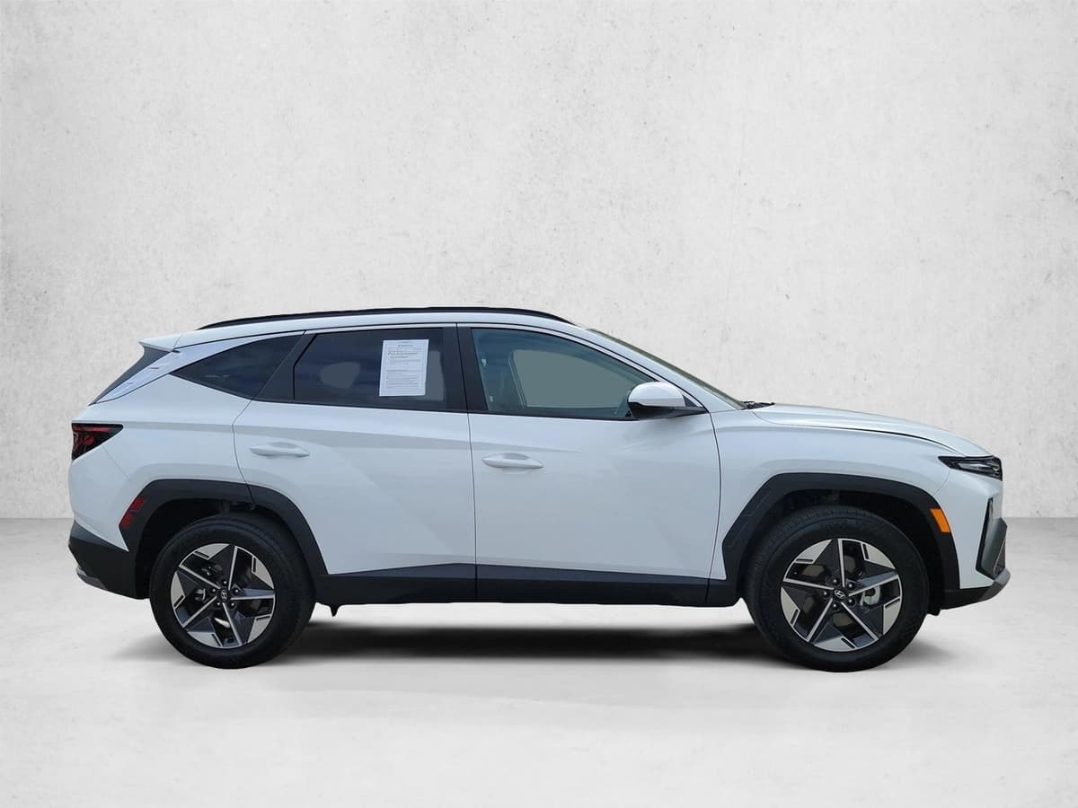 2025 Hyundai Tucson - Image 4