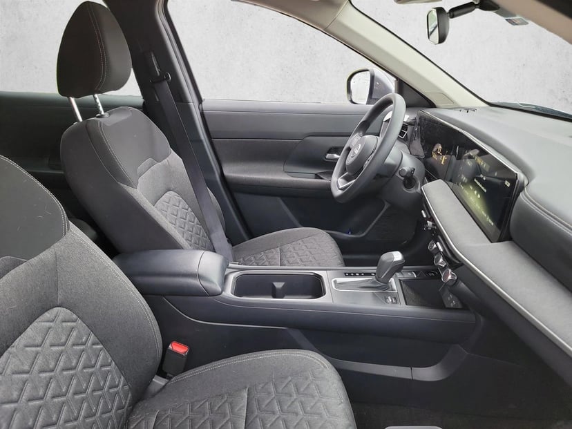 2025 Nissan Kicks - Image 11