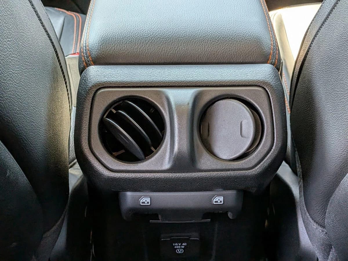 2023 Jeep Gladiator - Image 17