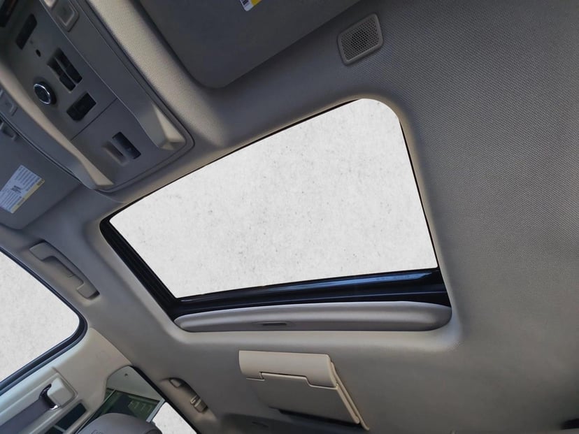 2019 GMC Yukon - Image 16