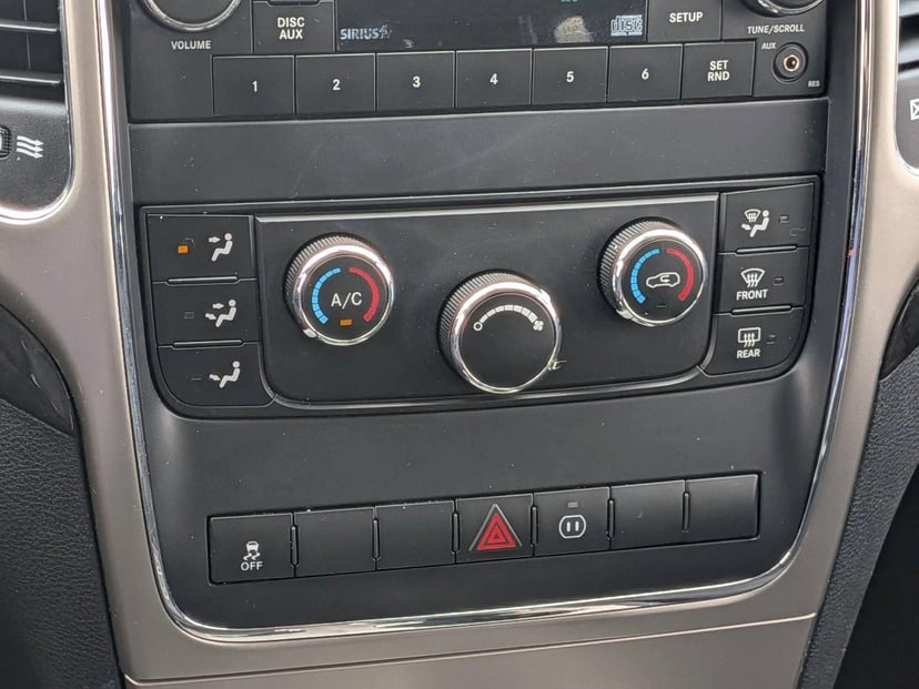 2012 Jeep Grand Cherokee - Image 13
