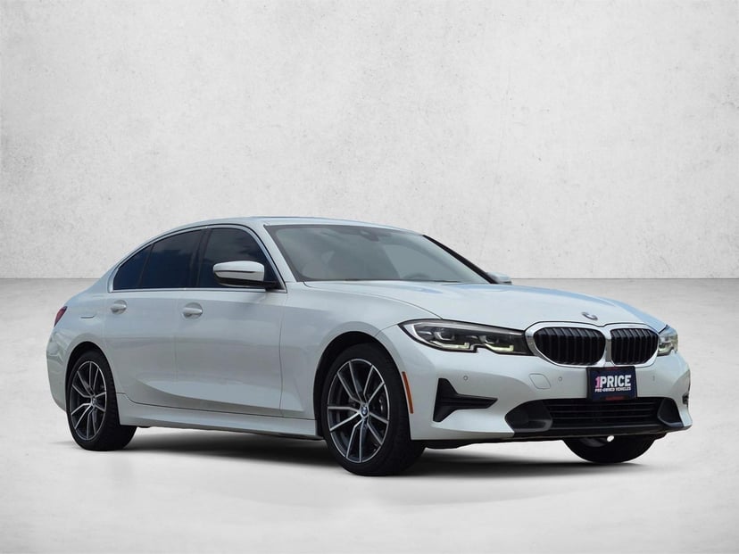 2019 BMW 330i - Image 2