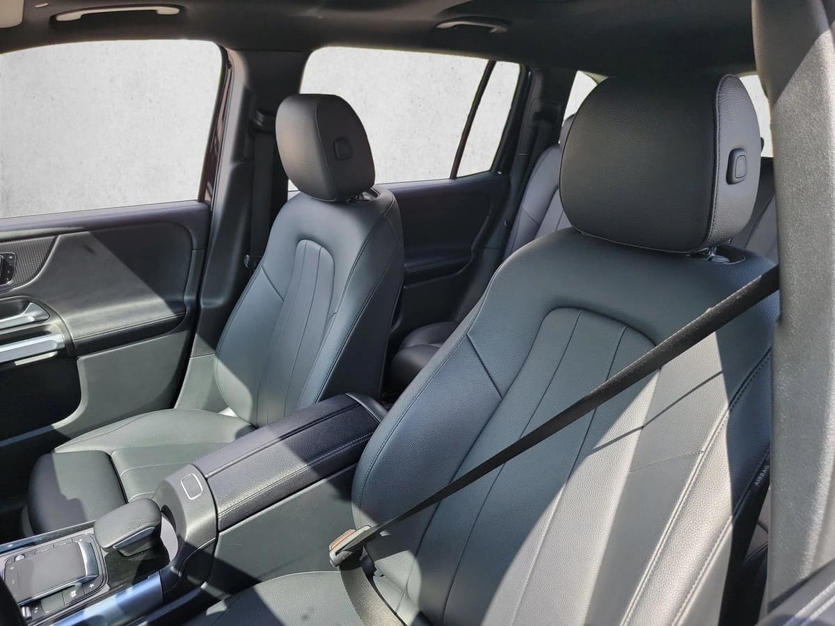 2023 Mercedes-Benz GLB 250 - Image 12