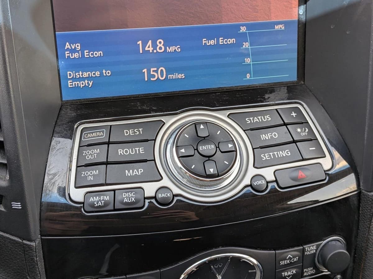 2012 INFINITI FX35 - Image 12