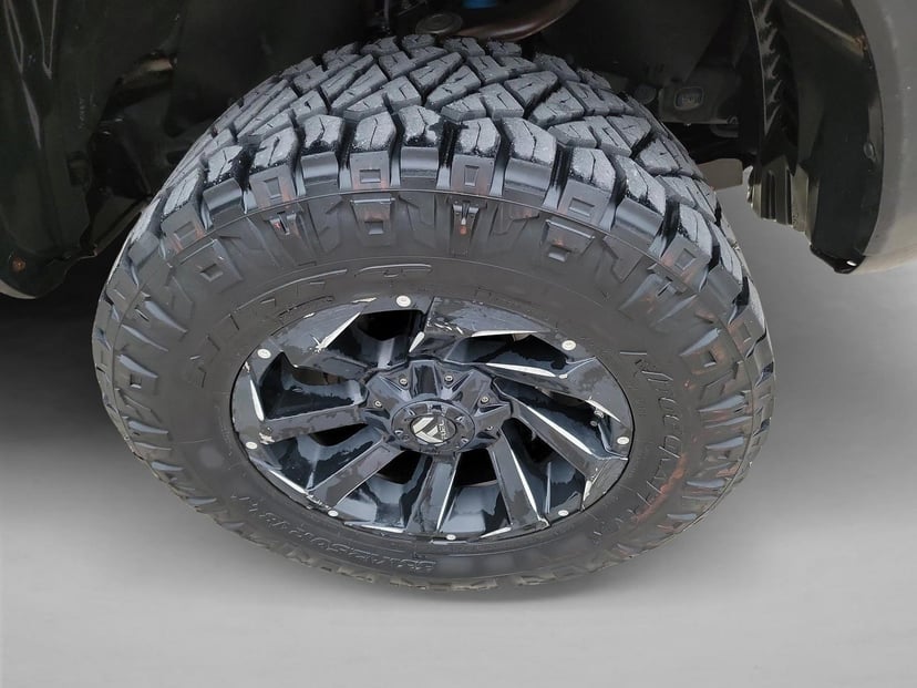 2019 Toyota Tacoma - Image 10