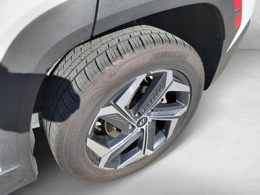 2023 Hyundai Tucson Hybrid - Image 9