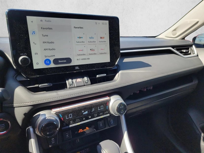 2025 Toyota RAV4 - Image 23