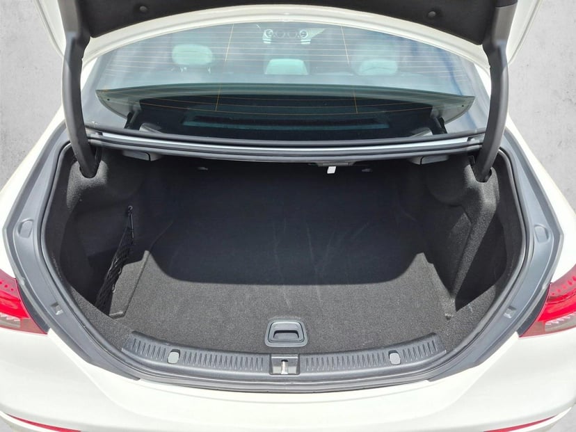 2022 Mercedes-Benz E-Class - Image 7