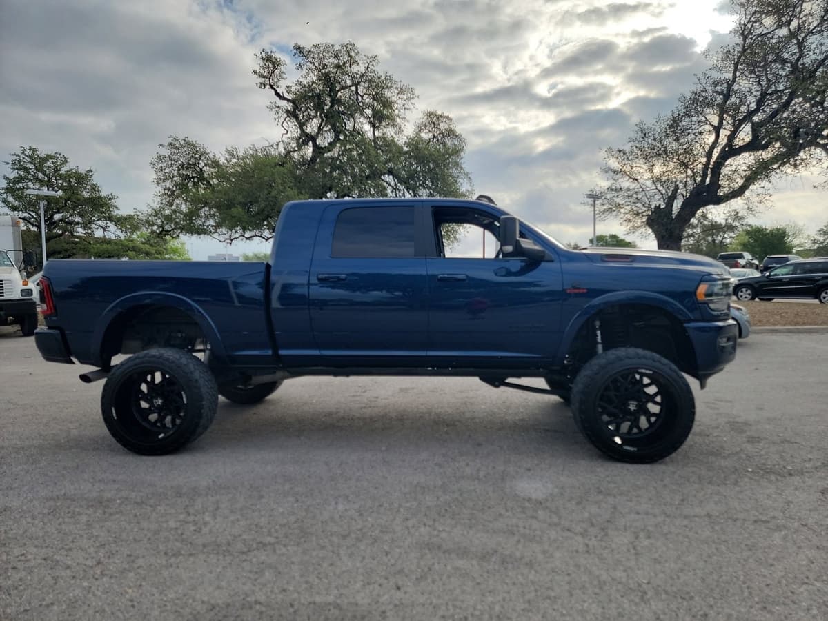 2022 Ram 2500 - Image 4