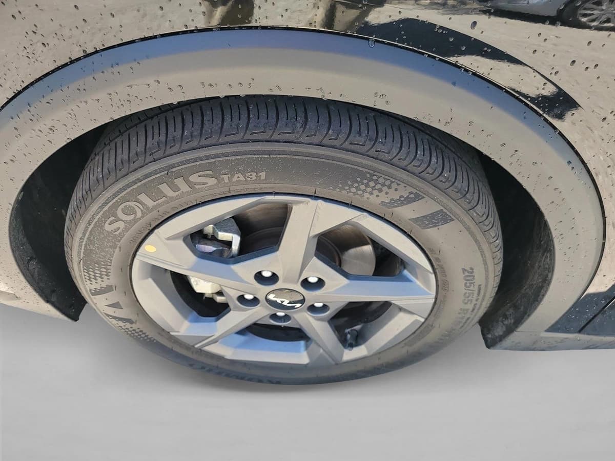 2025 Kia K4 - Image 9