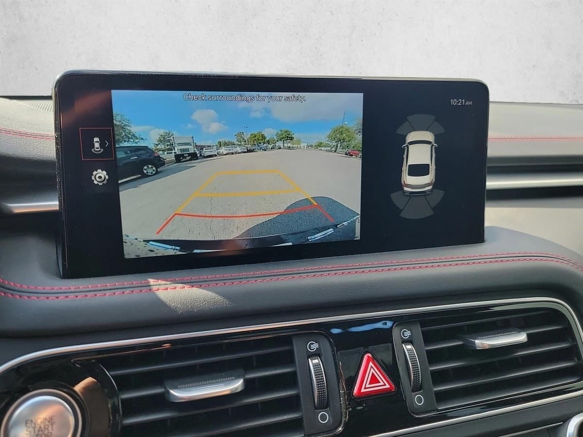 2023 Genesis G70 - Image 22