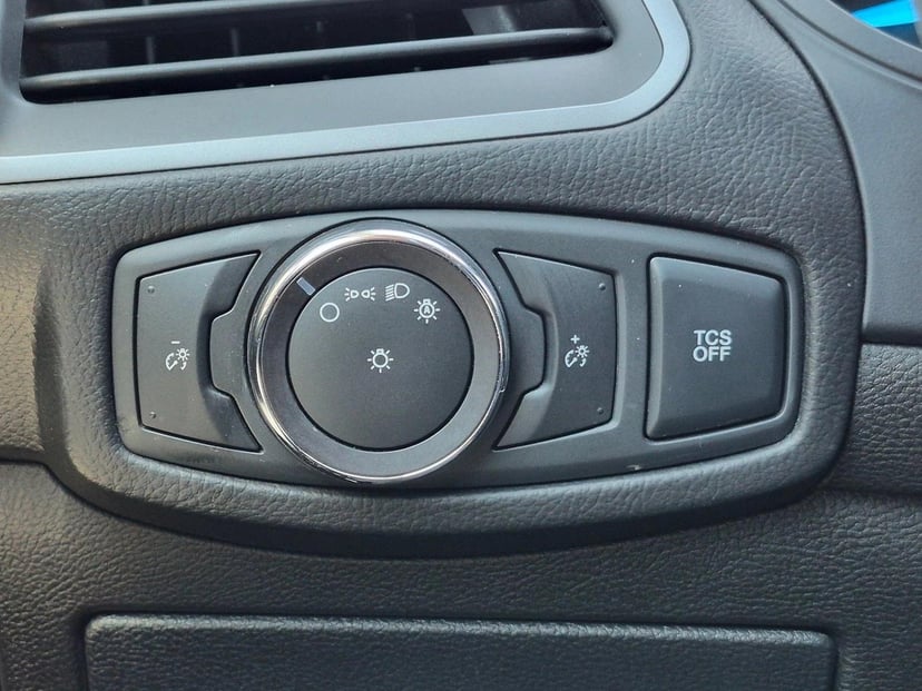 2019 Ford Edge - Image 15