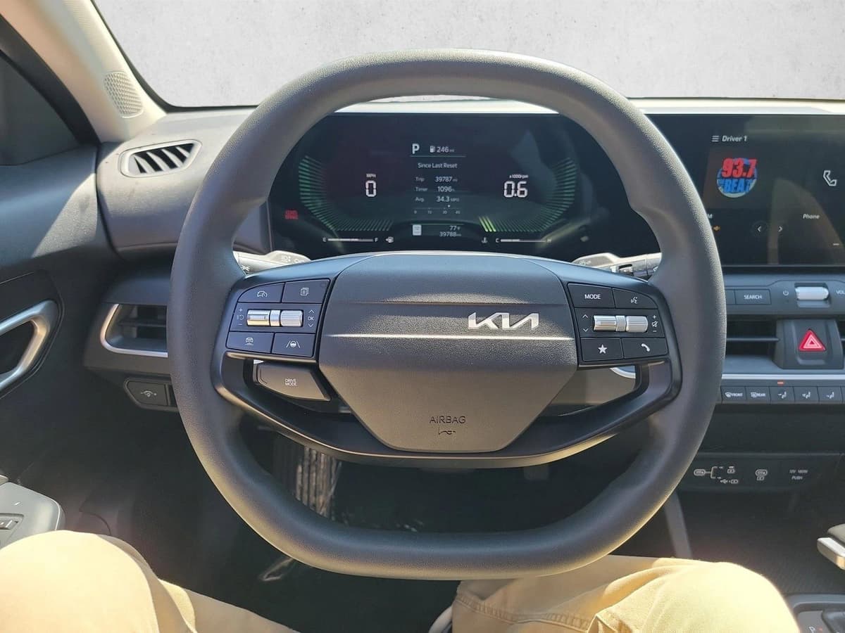 2025 Kia K4 - Image 19