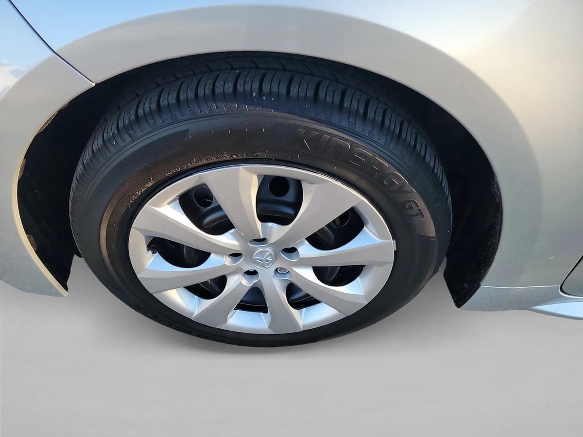 2025 Toyota Corolla - Image 9