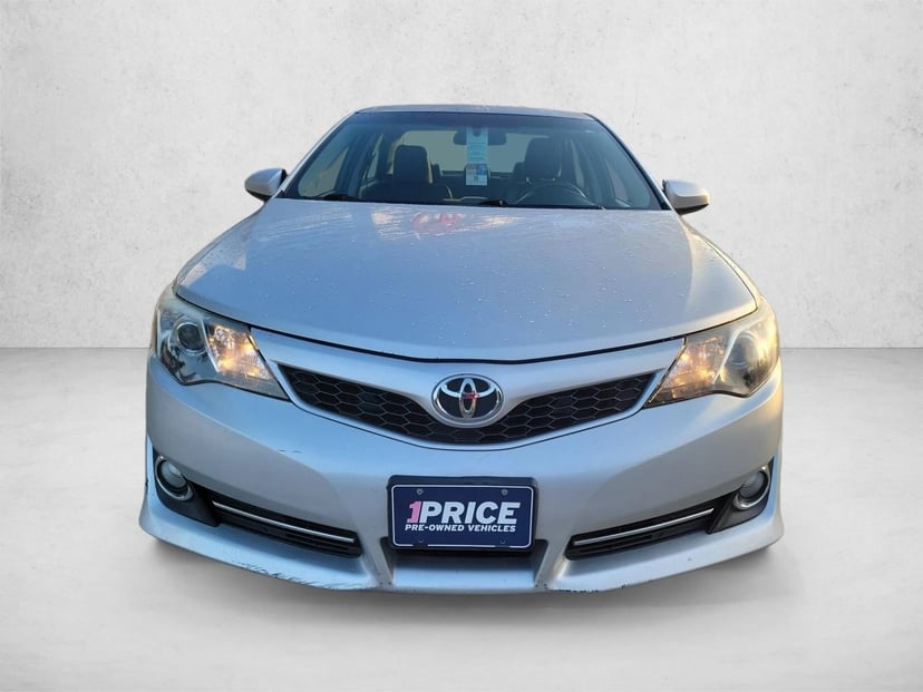 2014 Toyota Camry - Image 2