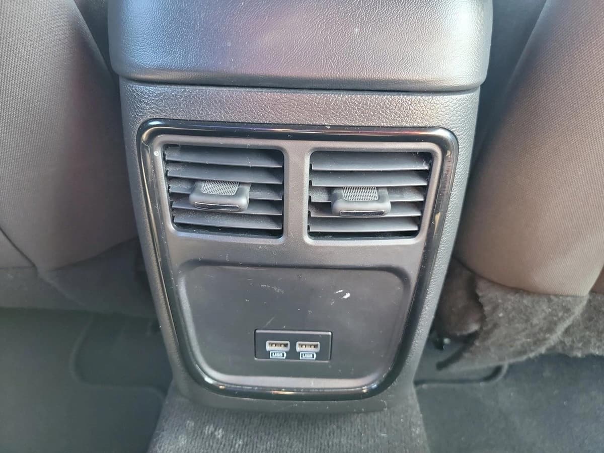 2022 Dodge Charger - Image 17