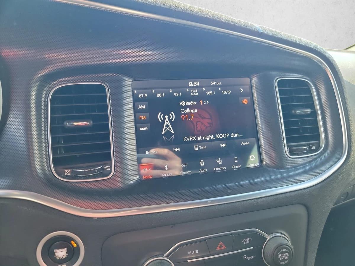 2018 Dodge Charger - Image 24