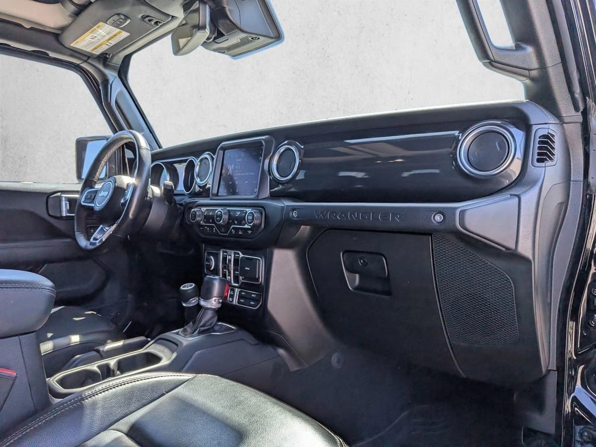 2023 Jeep Wrangler - Image 21