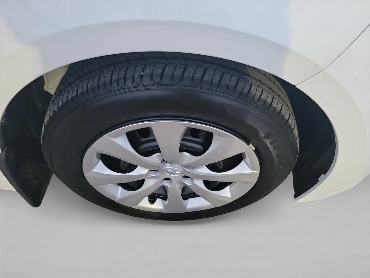 2025 Toyota Corolla - Image 10