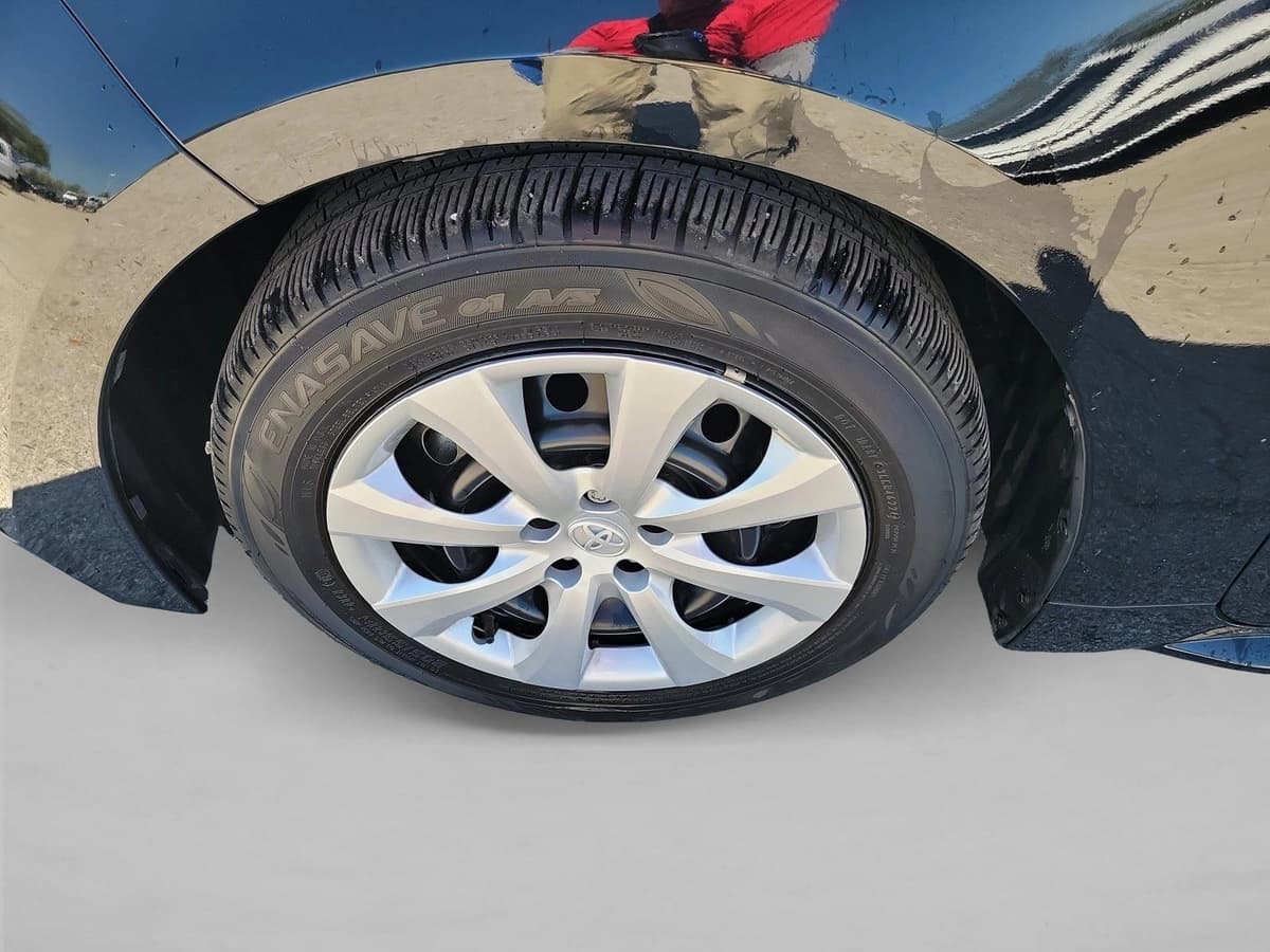 2023 Toyota Corolla - Image 9