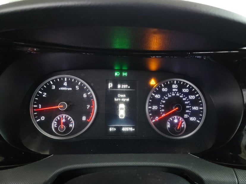 2023 Kia K5 - Image 21