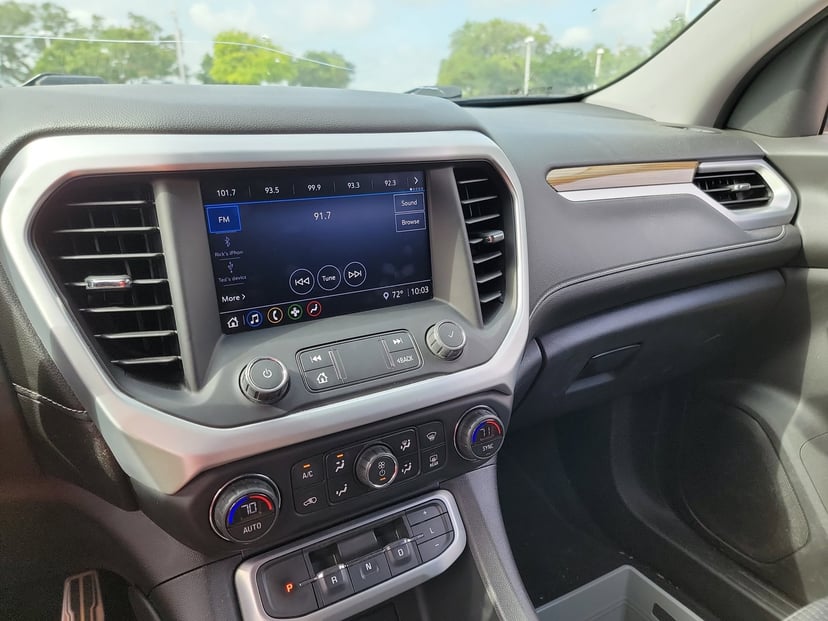 2020 GMC Acadia - Image 21
