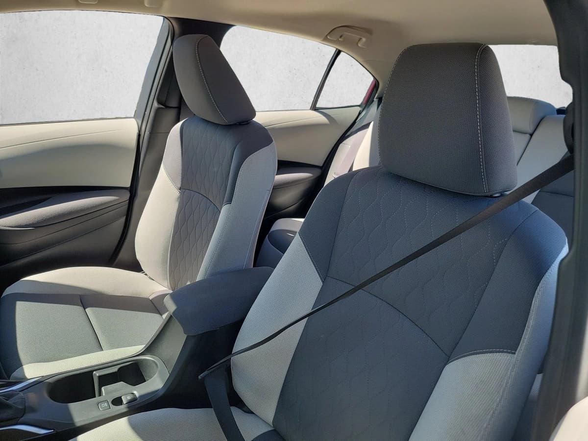 2025 Toyota Corolla - Image 12