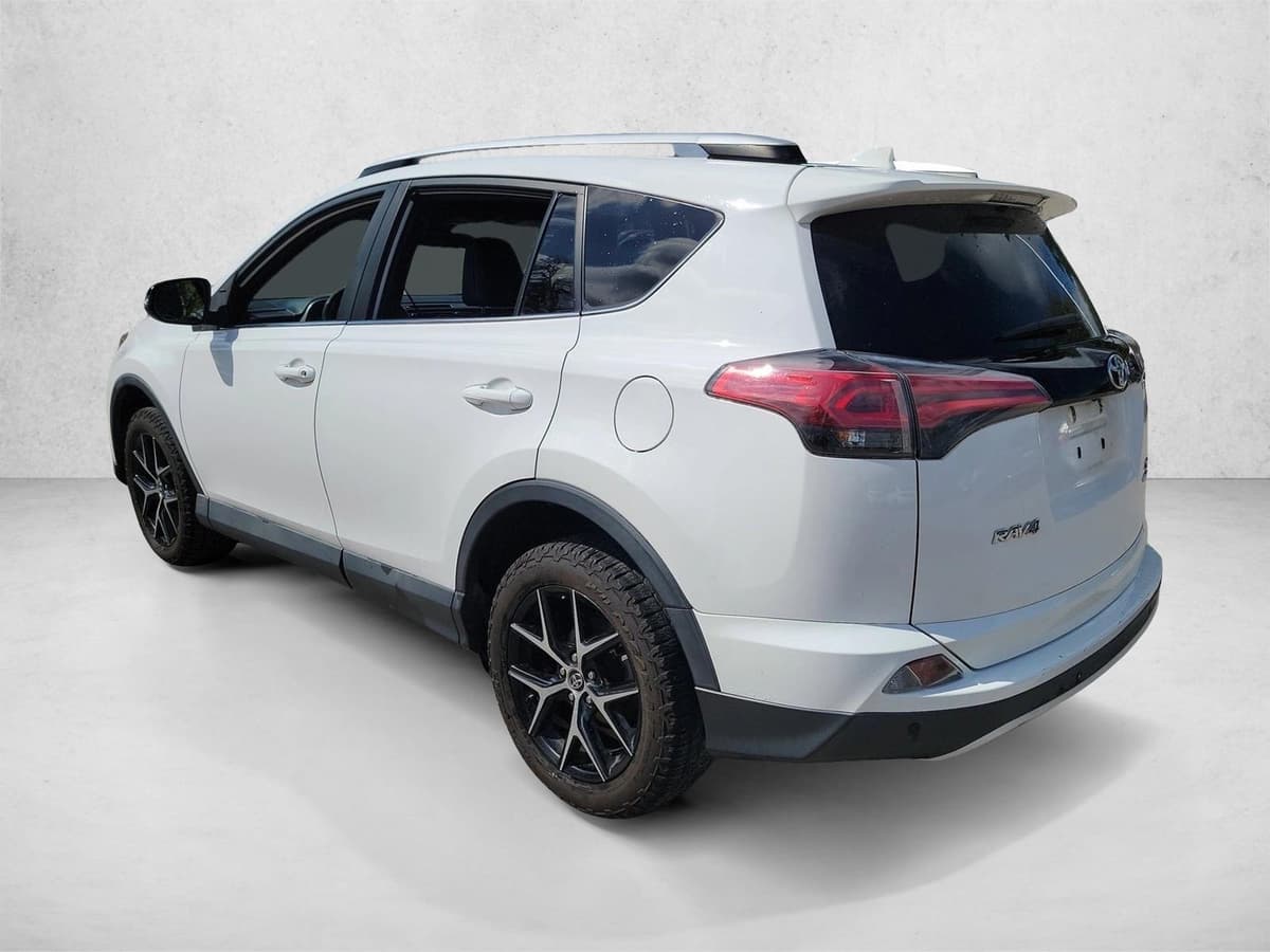2016 Toyota RAV4 - Image 7
