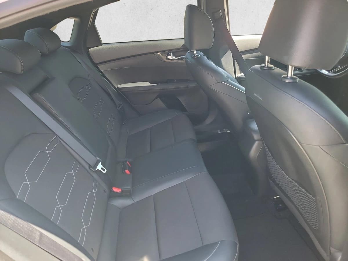 2023 Kia Forte - Image 16