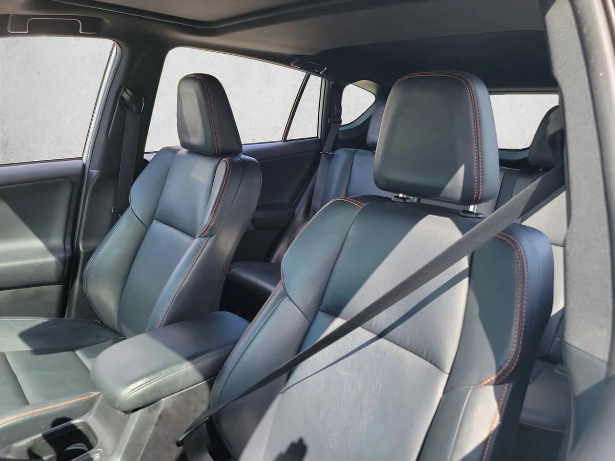 2016 Toyota RAV4 - Image 10