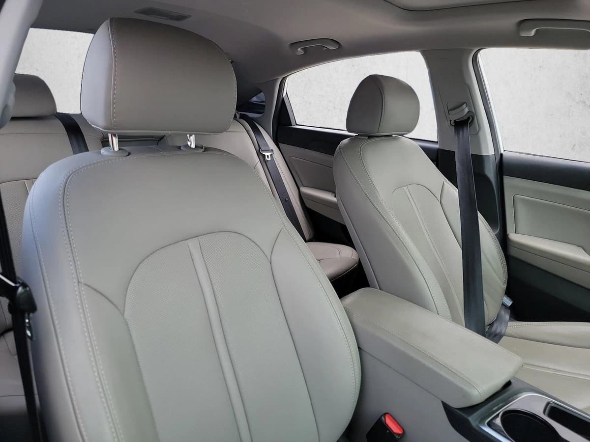 2018 Hyundai Sonata - Image 11