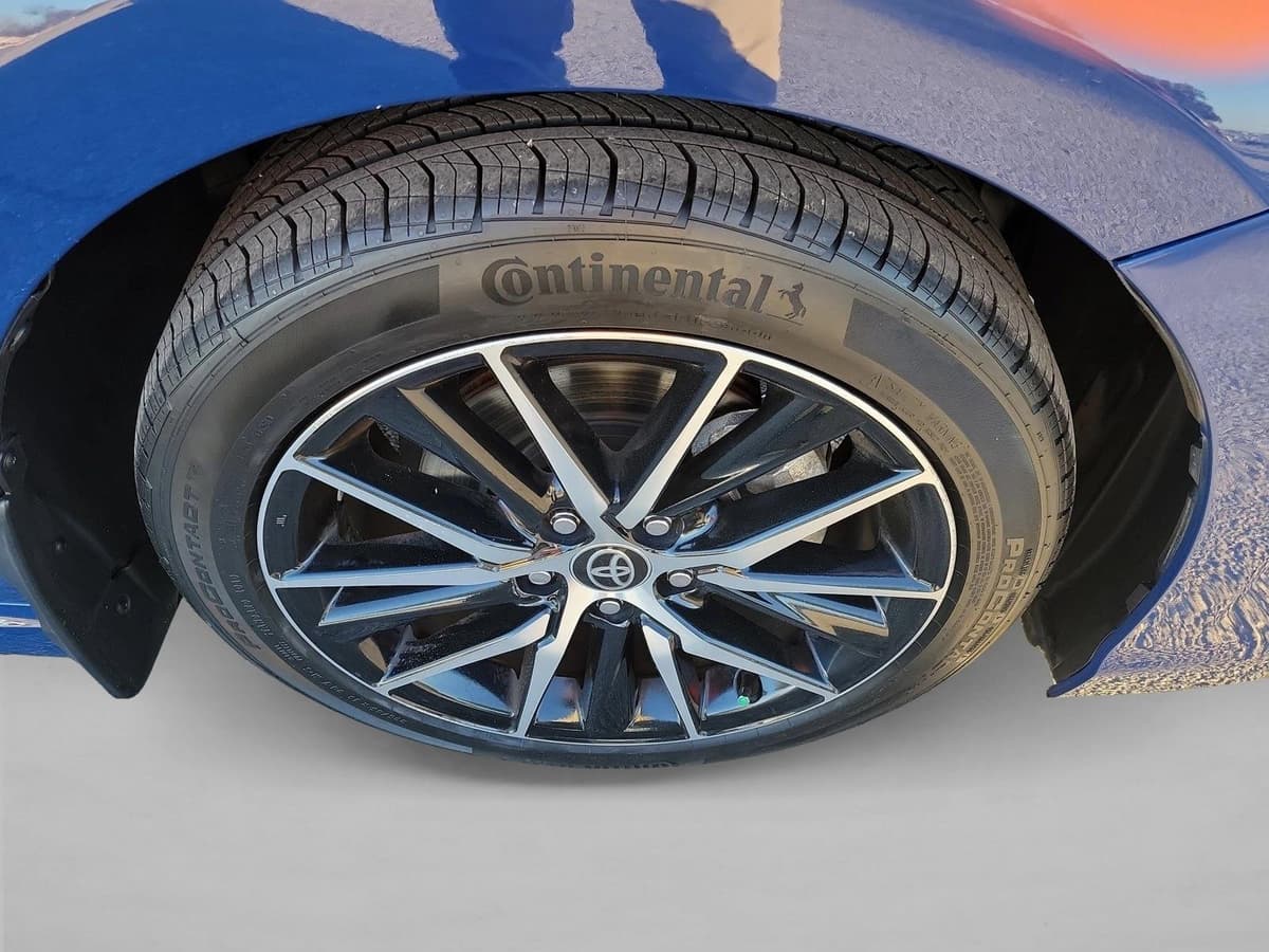 2024 Toyota Camry - Image 10